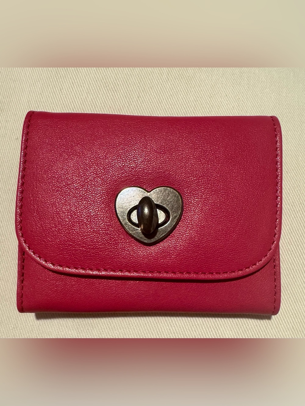 Free People Lock It Up Leather Wallet in Love Potion NWOT❤️